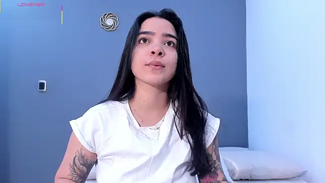 Snapshot of KamilaBetancourt chatting on 06/14/26, 12:40 KamilaBetancourt online show from 06/14/26, 12:40