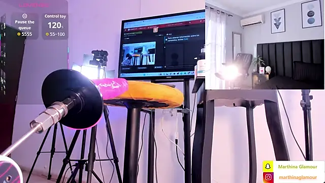 Marthina online show from 12/18/25, 01:39