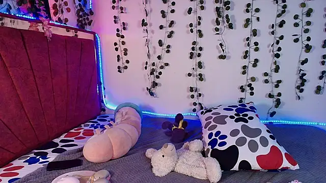 Snapshot of collins_Daph chatting on 09/27/25, 03:06 collins Daph online show from 09/27/25, 03:06