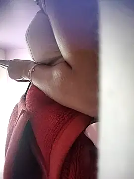 Snapshot of Arshii chatting on 12/20/25, 06:59 Arshii online show from 12/20/25, 06:59