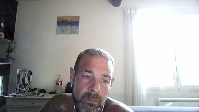 Snapshot of soumisdeblake83 chatting on 06/16/26, 06:27 soumisdeblake83 online show from 06/16/26, 06:27