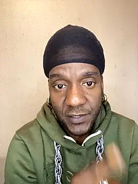 Snapshot of Kingdinyxxx chatting on 10/13/25, 12:16 Kingdinyxxx online show from 10/13/25, 12:16