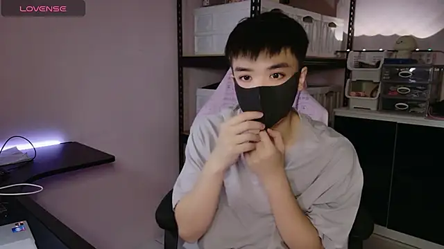 Snapshot of doggyman523 chatting on 11/09/25, 03:54 doggyman523 online show from 11/09/25, 03:54