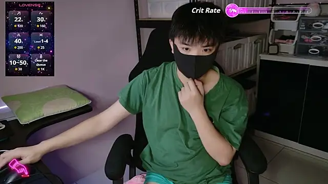 Snapshot of doggyman523 chatting on 12/22/25, 03:42 doggyman523 online show from 12/22/25, 03:42