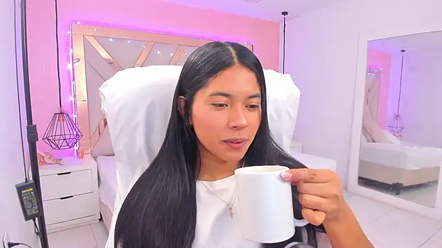 samantaa shy online show from 03/25/26, 11:00