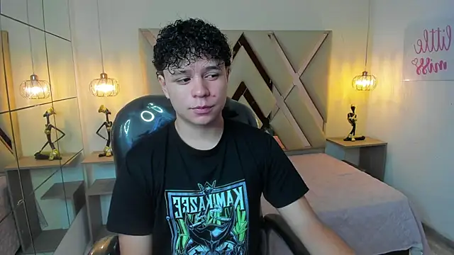 BenjaminBottonn online show from 10/02/25, 07:21