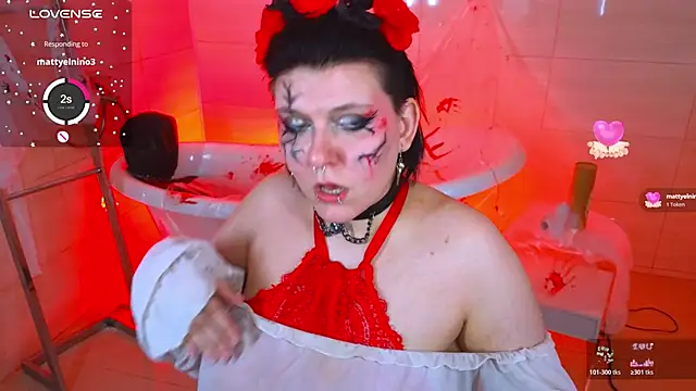 Snapshot of bluelunaray chatting on 10/18/25, 03:57 bluelunaray online show from 10/18/25, 03:57