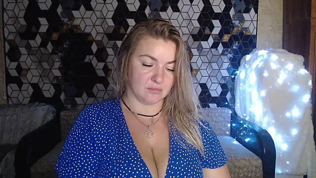 NikaSkylink online show from 11/17/25, 08:03