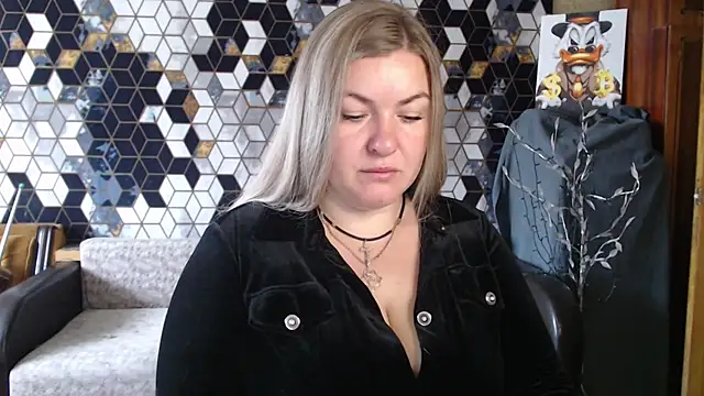 NikaSkylink online show from 04/13/26, 04:51