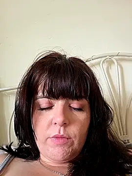 Snapshot of Curvy_Angel chatting on 10/04/25, 02:15 Curvy Angel online show from 10/04/25, 02:15