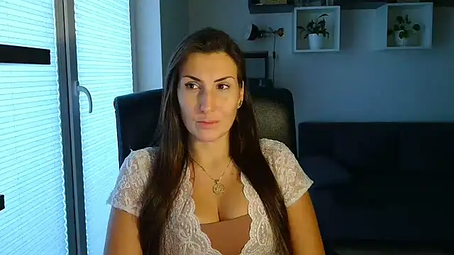 Snapshot of DonnaAmore chatting on 10/12/25, 03:22 DonnaAmore online show from 10/12/25, 03:22