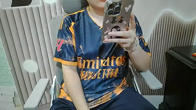 Snapshot of Emachiii chatting on 09/09/25, 12:26 Emachiii online show from 09/09/25, 12:26