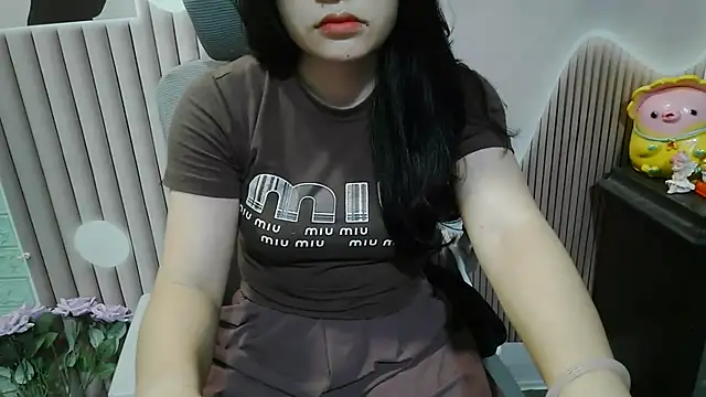 Snapshot of Emachiii chatting on 10/12/25, 05:50 Emachiii online show from 10/12/25, 05:50