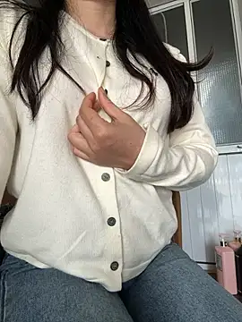 Snapshot of Emachiii chatting on 11/12/25, 07:09 Emachiii online show from 11/12/25, 07:09