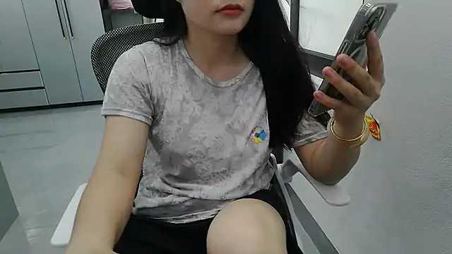 Snapshot of Emachiii chatting on 05/14/26, 01:12 Emachiii online show from 05/14/26, 01:12
