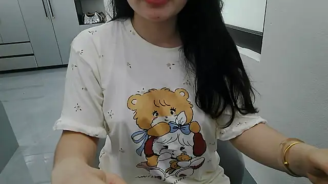Snapshot of Emachiii chatting on 05/24/26, 01:43 Emachiii online show from 05/24/26, 01:43