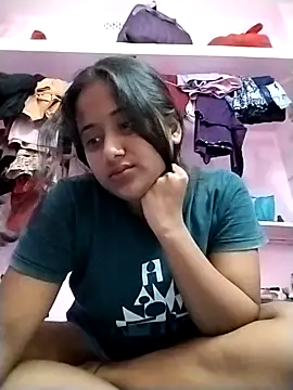 Snapshot of Fun__with__Prity chatting on 10/11/25, 05:44 Fun  with  Prity online show from 10/11/25, 05:44