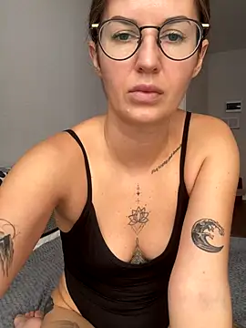 Snapshot of ElizabetBlack chatting on 10/20/25, 08:59 ElizabetBlack online show from 10/20/25, 08:59