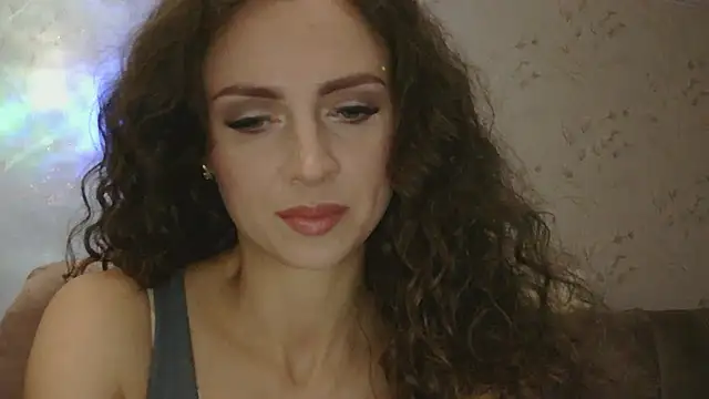 Snapshot of Amber_Carrol chatting on 11/18/25, 05:17 Amber Carrol online show from 11/18/25, 05:17