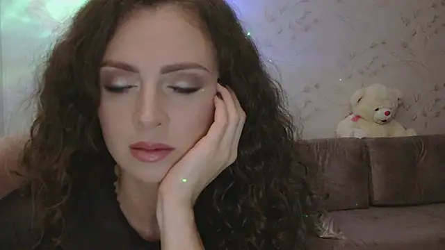 Snapshot of Amber_Carrol chatting on 11/28/25, 05:37 Amber Carrol online show from 11/28/25, 05:37