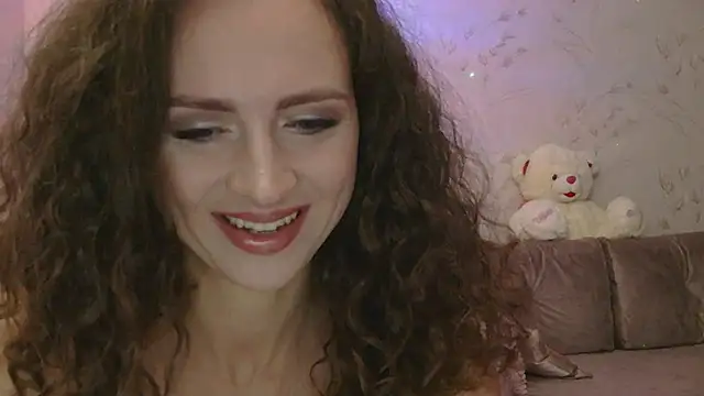 Snapshot of Amber_Carrol chatting on 12/14/25, 05:07 Amber Carrol online show from 12/14/25, 05:07