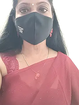 Snapshot of shivani27 chatting on 11/15/25, 09:28 shivani27 online show from 11/15/25, 09:28