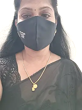 Snapshot of shivani27 chatting on 11/16/25, 06:52 shivani27 online show from 11/16/25, 06:52