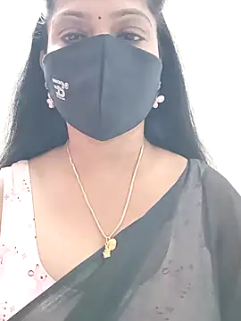 Snapshot of shivani27 chatting on 12/19/25, 07:48 shivani27 online show from 12/19/25, 07:48