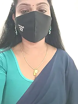 Snapshot of shivani27 chatting on 12/20/25, 04:36 shivani27 online show from 12/20/25, 04:36