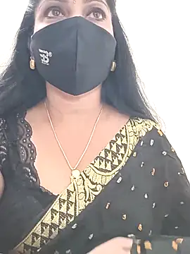 Snapshot of shivani27 chatting on 12/21/25, 12:23 shivani27 online show from 12/21/25, 12:23