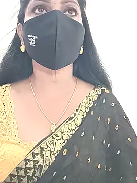 Snapshot of shivani27 chatting on 12/22/25, 06:05 shivani27 online show from 12/22/25, 06:05