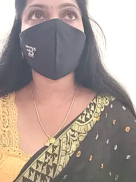 Snapshot of shivani27 chatting on 12/23/25, 10:13 shivani27 online show from 12/23/25, 10:13