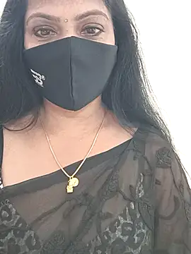 Snapshot of shivani27 chatting on 01/08/26, 02:30 shivani27 online show from 01/08/26, 02:30