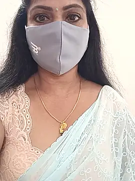 Snapshot of shivani27 chatting on 01/12/26, 04:23 shivani27 online show from 01/12/26, 04:23