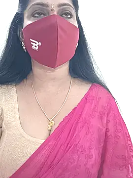 Snapshot of shivani27 chatting on 02/13/26, 04:25 shivani27 online show from 02/13/26, 04:25