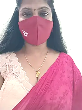 Snapshot of shivani27 chatting on 02/14/26, 09:28 shivani27 online show from 02/14/26, 09:28