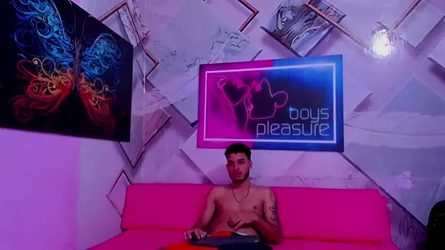 Snapshot of rhabena_boysex chatting on 03/01/26, 01:40 rhabena boysex online show from 03/01/26, 01:40