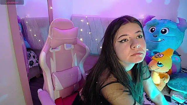 Snapshot of Stepha_babe chatting on 12/17/25, 05:35 Stepha babe online show from 12/17/25, 05:35