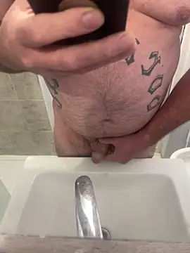 Snapshot of BobKat chatting on 10/25/25, 01:40 BobKat online show from 10/25/25, 01:40