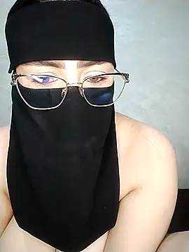 Snapshot of Arabic-loka chatting on 11/04/25, 11:09 Arabic-loka online show from 11/04/25, 11:09