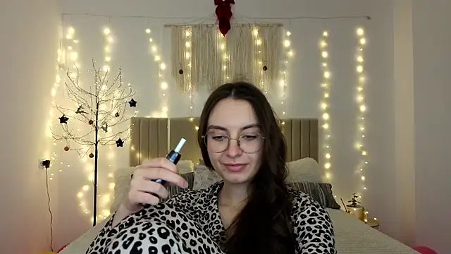 Real cutie1 online show from 01/05/26, 05:27