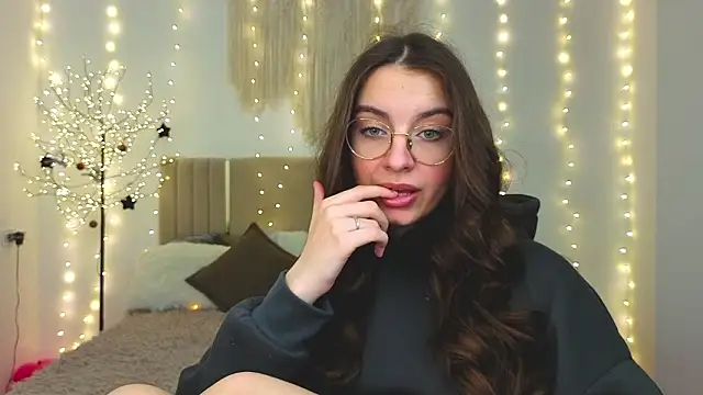 Real cutie1 online show from 02/04/26, 02:01