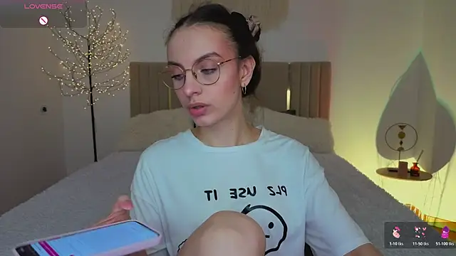 Real cutie1 online show from 04/08/26, 12:49