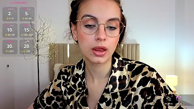 Real cutie1 online show from 07/03/26, 12:55