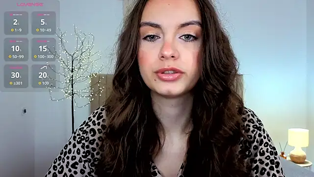 Real cutie1 online show from 07/04/26, 12:44