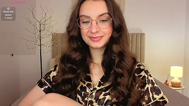 Real cutie1 online show from 07/06/26, 12:46