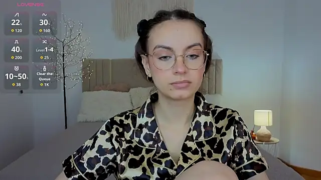 Real cutie1 online show from 07/15/26, 12:43