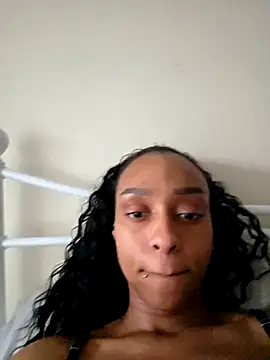 Snapshot of Hazel_Dollxx chatting on 03/31/26, 05:35 Hazel Dollxx online show from 03/31/26, 05:35