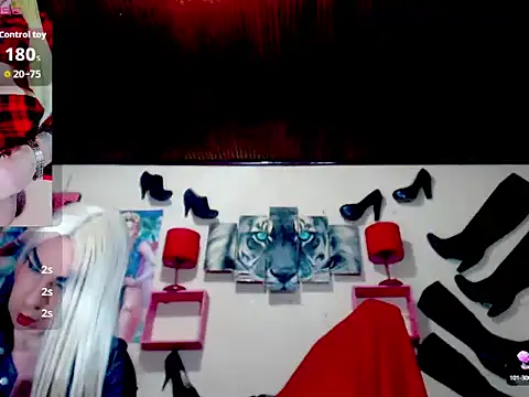 Snapshot of blondehot5v chatting on 09/13/25, 11:54 blondehot5v online show from 09/13/25, 11:54