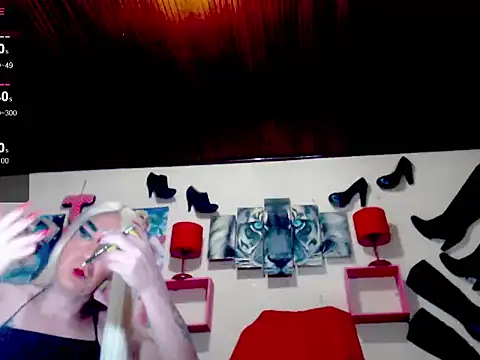 Snapshot of blondehot5v chatting on 09/17/25, 12:07 blondehot5v online show from 09/17/25, 12:07